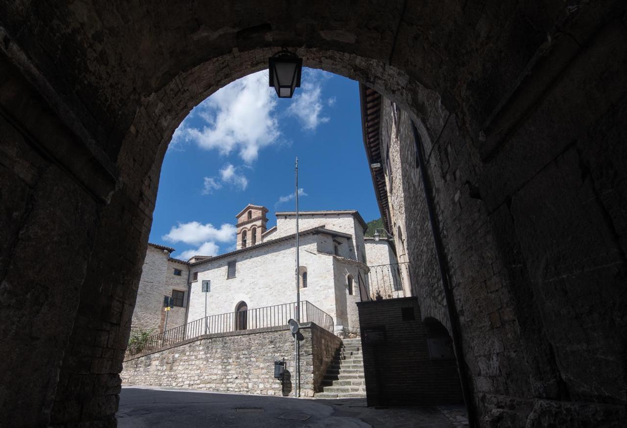 Villa L'Ira Di Dante Gubbio Exterior foto